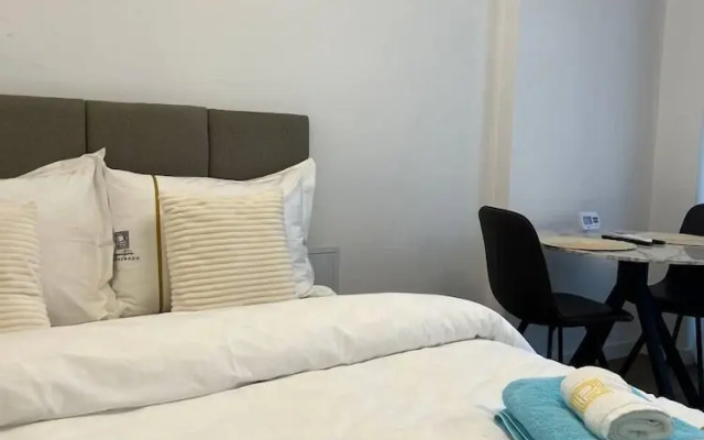 Signature Promenada Hotel-Apartments