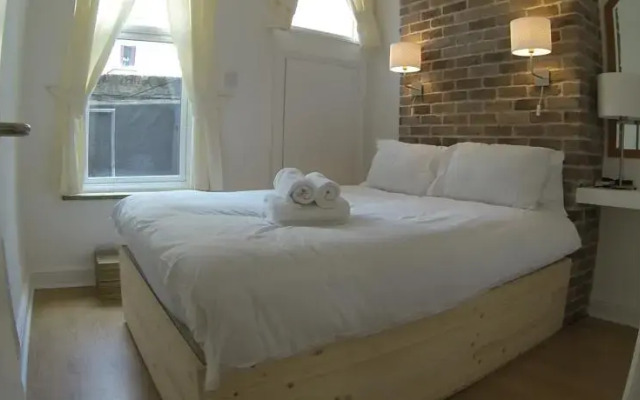 Deluxe Family Suite