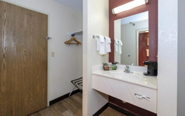 Red Roof Inn Holton