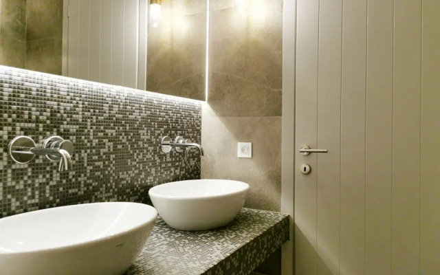 Alafropetra Luxury Suites