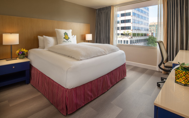 Staypineapple, Hotel Rose, Downtown Portland