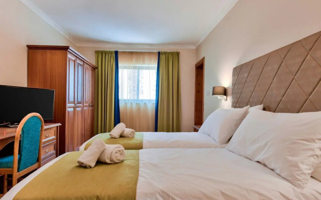 Villa Gardenia - 5 Bedroom Holiday Villa With Pool