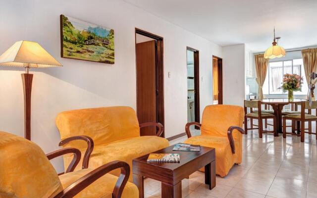 Travelers Apartasuites el Peñon