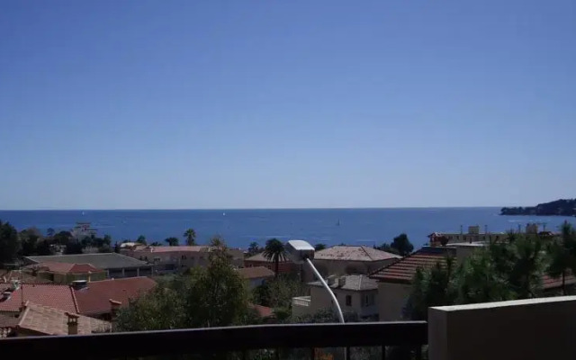 studio blue sea view