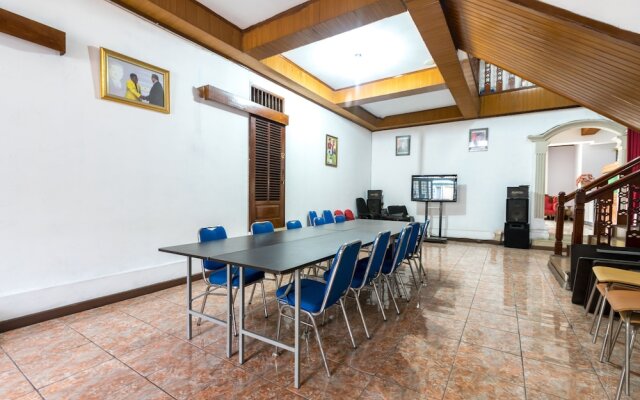 OYO 1421 Kasmaran Guest House Syariah
