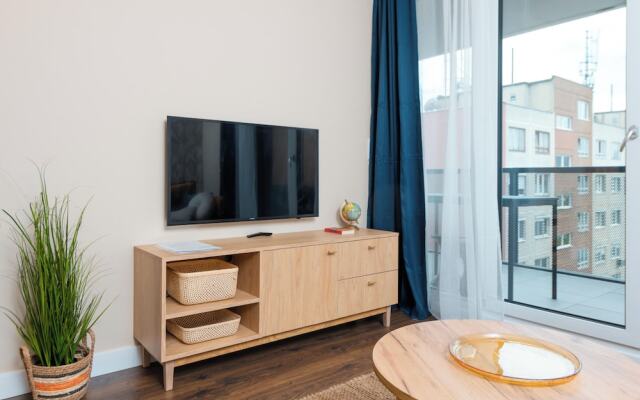 WaterFront City Apartments by UrbanRent