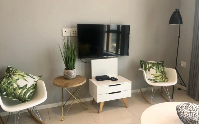 Urban Awe Apartment: iTowers 21st Floor