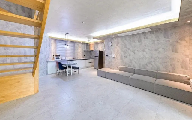 Chuncheon Poolhouse Epop