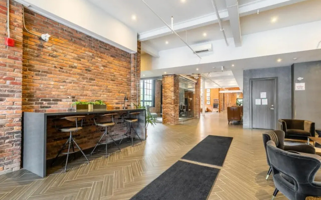 2BR 2 Storey Loft Free Parking Gym 4