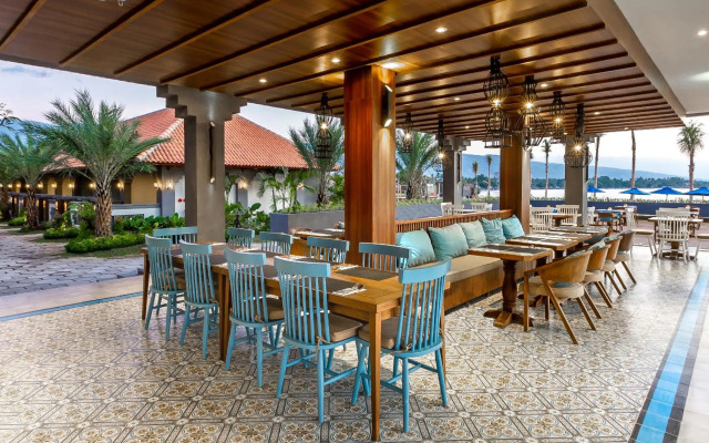 Lovina Beach Club & Resort