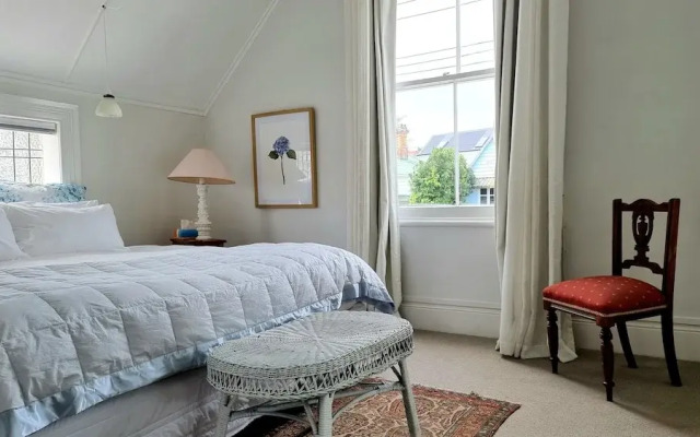 Timeless Heritage Grey Lynn 2BR Beauty