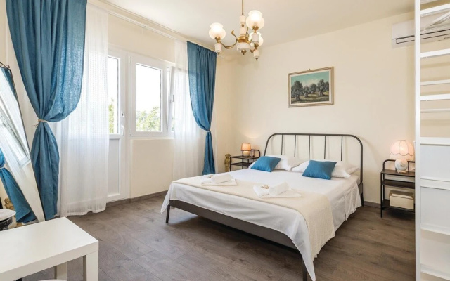 Amazing Home in Rogoznica With Wifi and 3 Bedrooms