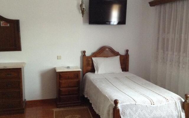 Pensão Residencial Trinas Lda