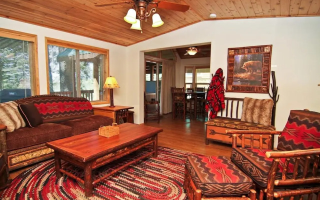 #47 & 48 Hyatt Lake Compound - Sleeps 9