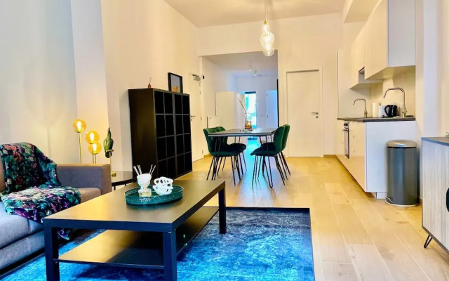 One Lux Stay near Fashion District