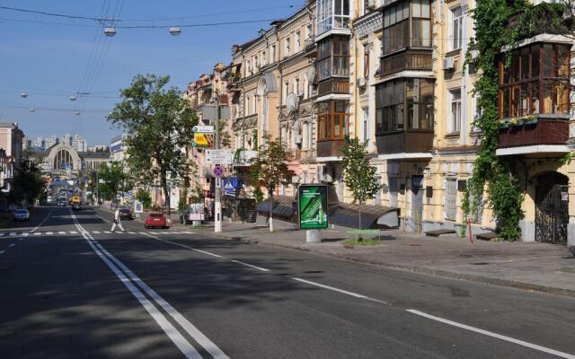 Gsm Apartment at Kiev Train Station