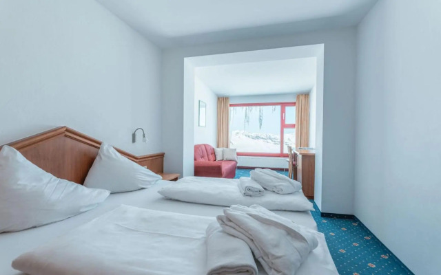 Glacier Hotel Grawand