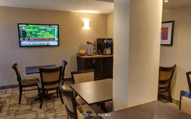 Econo Lodge Causeway Bay