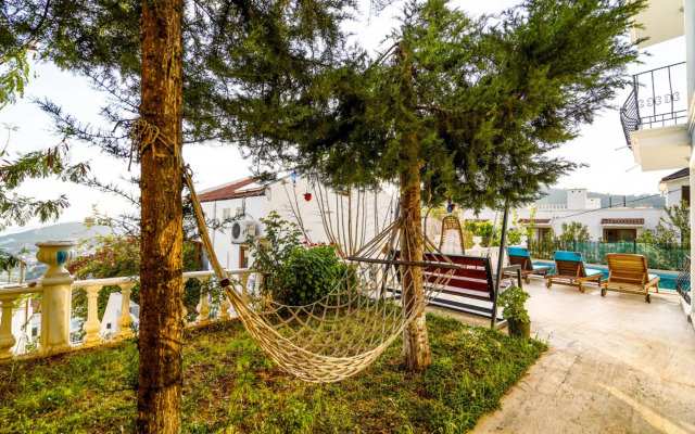 Flat with Shared Pool and Shared Backyard in Kas