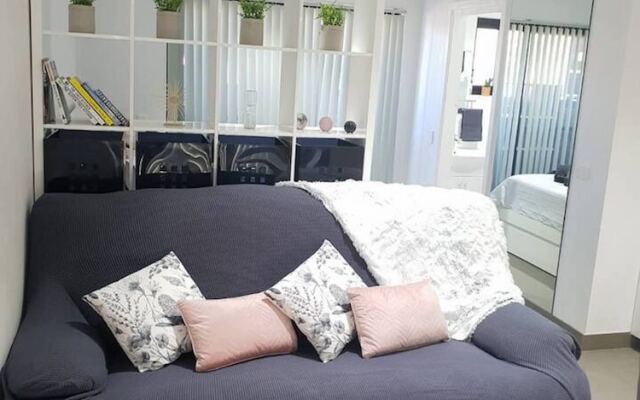 Great Location, Hip Studio, Near City