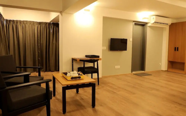 OYO Townhouse 021 Bombay Exhibition Centre