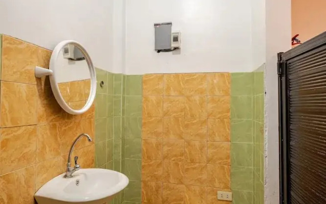 Ross Rose Budget Hotel