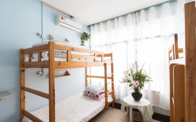 Changsha Zhongtian Hibiscus Land International Hostel