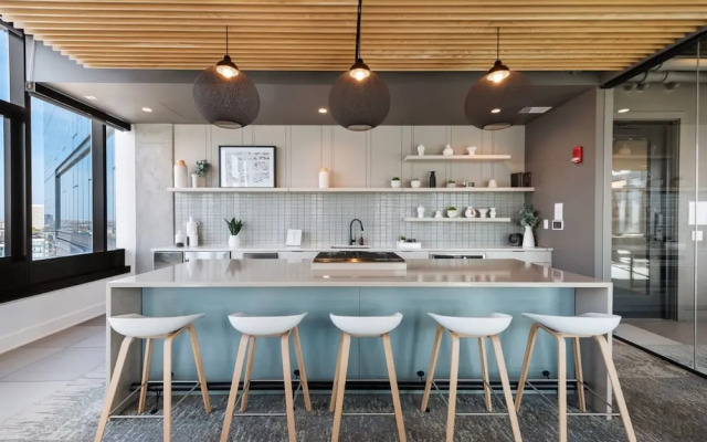 Luxury Penthouse 3BR Prime Location