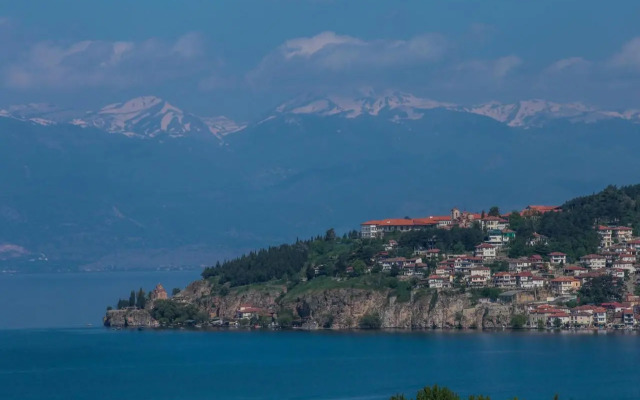 Villa Megdani