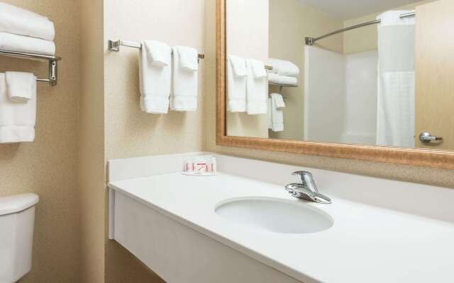 Baymont by Wyndham Fulton