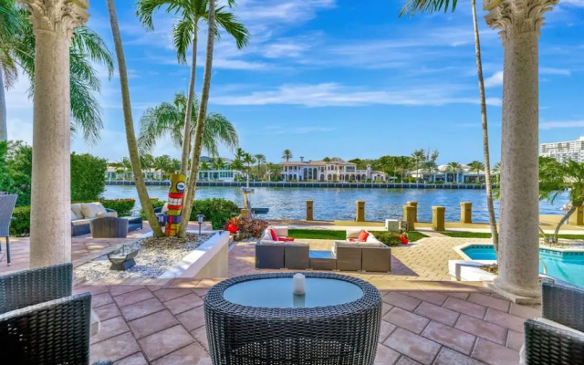 Serenity Villa Water Front