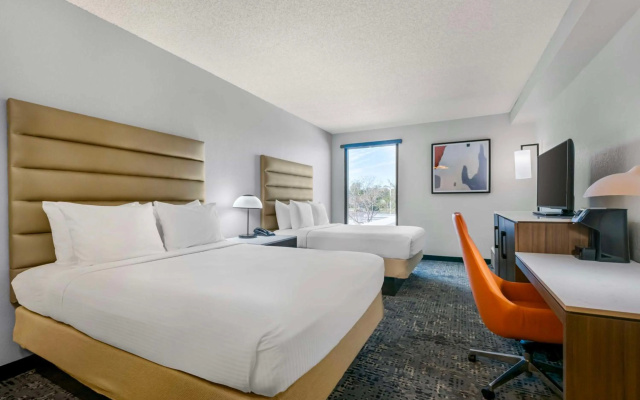 Best Western Plus Universal Inn