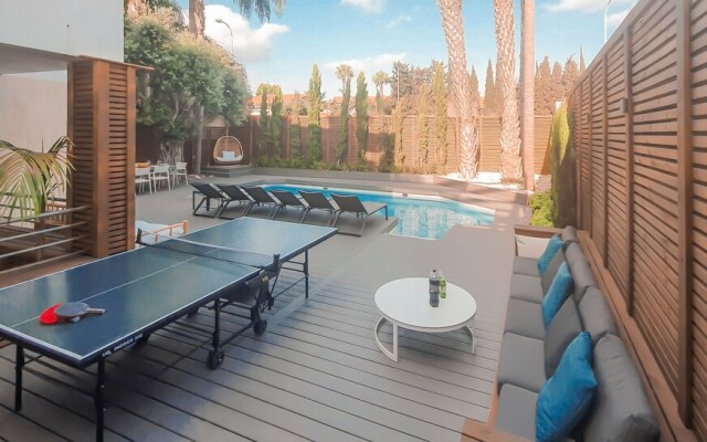 Beautiful Villa Swimming Pool 6 Bdrms H3