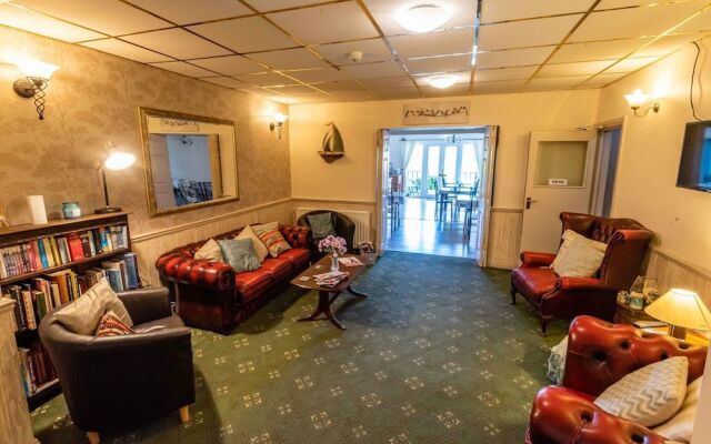 Aarondale Guest House