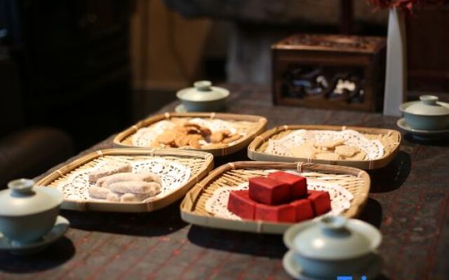 Bushe Wenyue Guesthouse