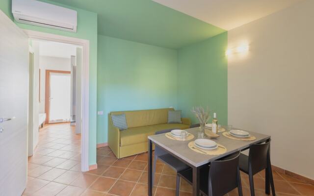 Residence with pool in Isola Rossa