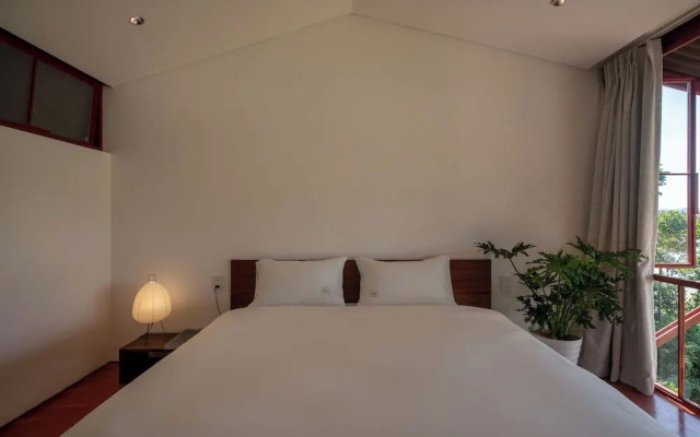 Scarlet Pavilion Homestay