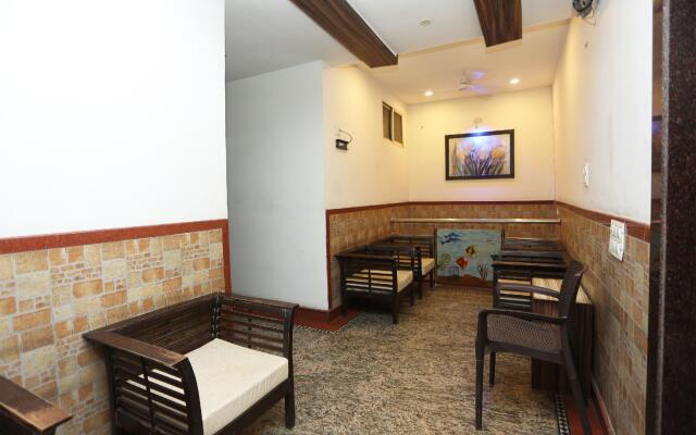 OYO 12682 Hotel Relax