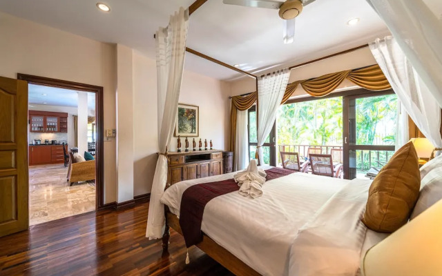 Cozy 3 BR Pool Villa close to Town CV3L