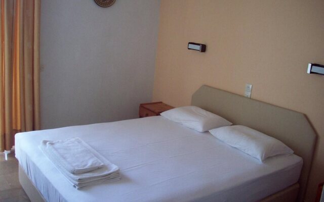 Ionis Hotel