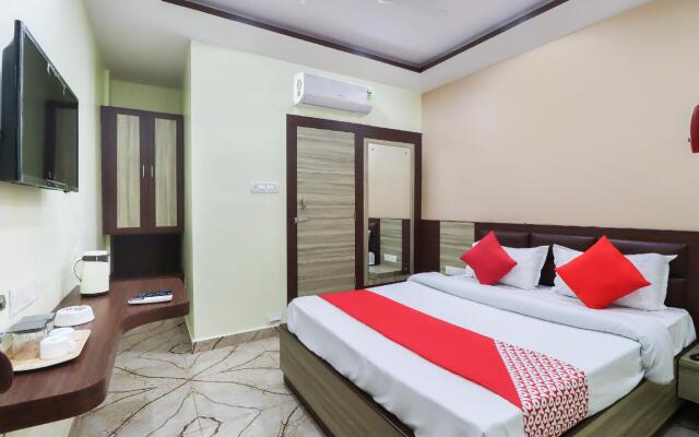 Hotel 7th Heaven by OYO Rooms