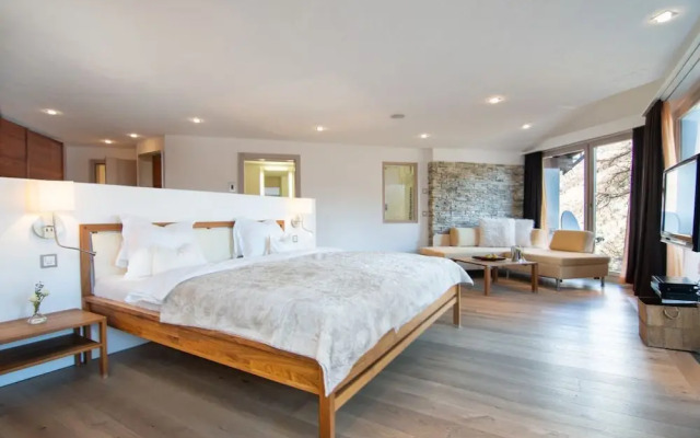 Waldhotel Fletschhorn - Panoramic Retreat in Saas Fee