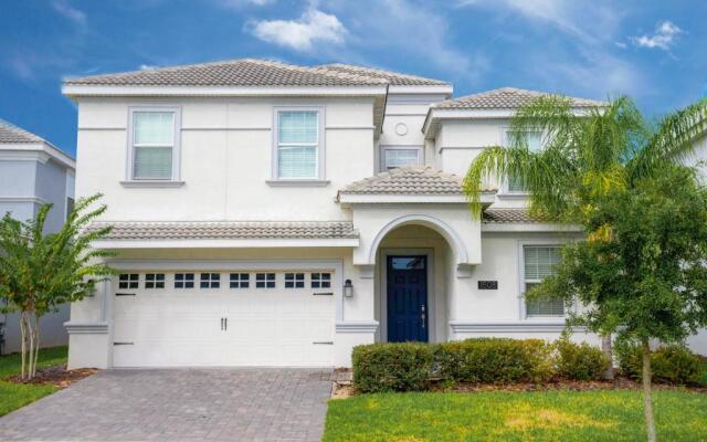 Stunning 9 Bd Single Family w/ Pool @ Champions Gate 1508