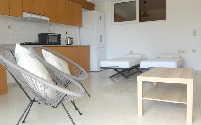 "kalamaki Plaza Apartments \"ptero\""