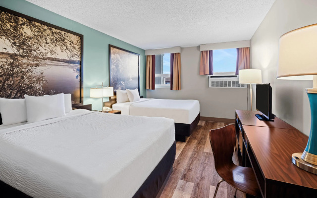 Super 8 by Wyndham Thunder Bay