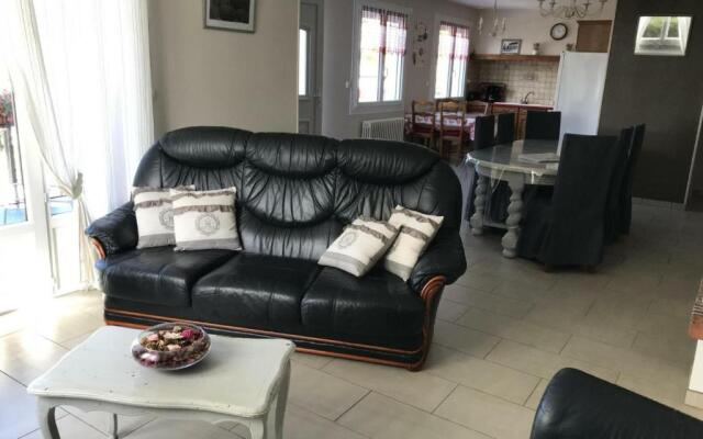 Gîte Dhuizon, 4 pièces, 6 personnes - FR-1-491-204
