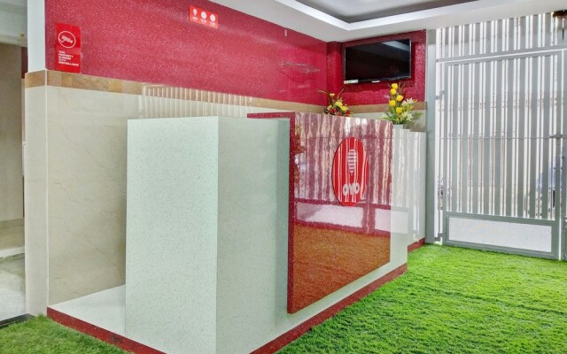 OYO 11093 Hotel Rathod Suites