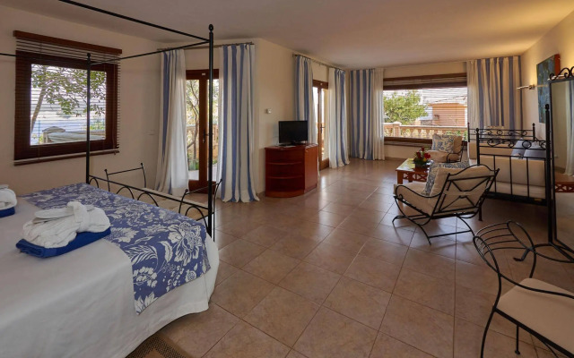 Hotel Petit Cala Fornells