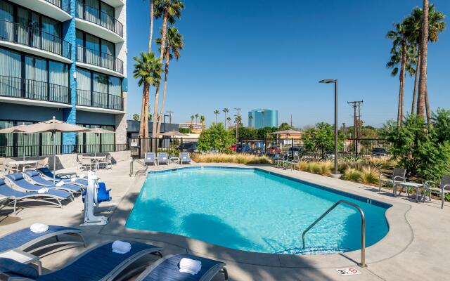 Holiday Inn Express And Suites Santa Ana - Orange County, an IHG Hotel