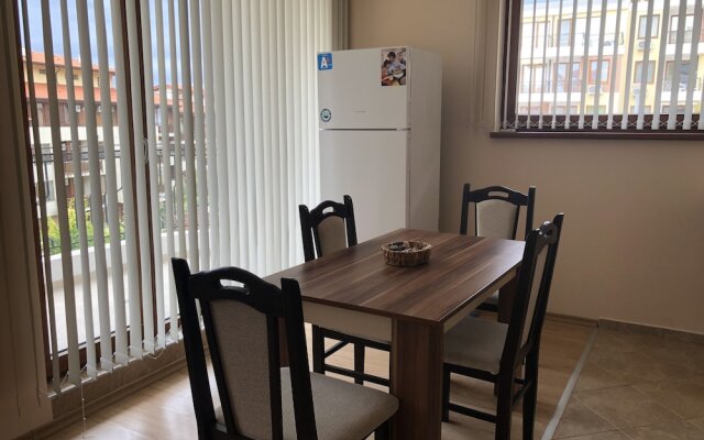 D&C Apartments in Garden of Eden